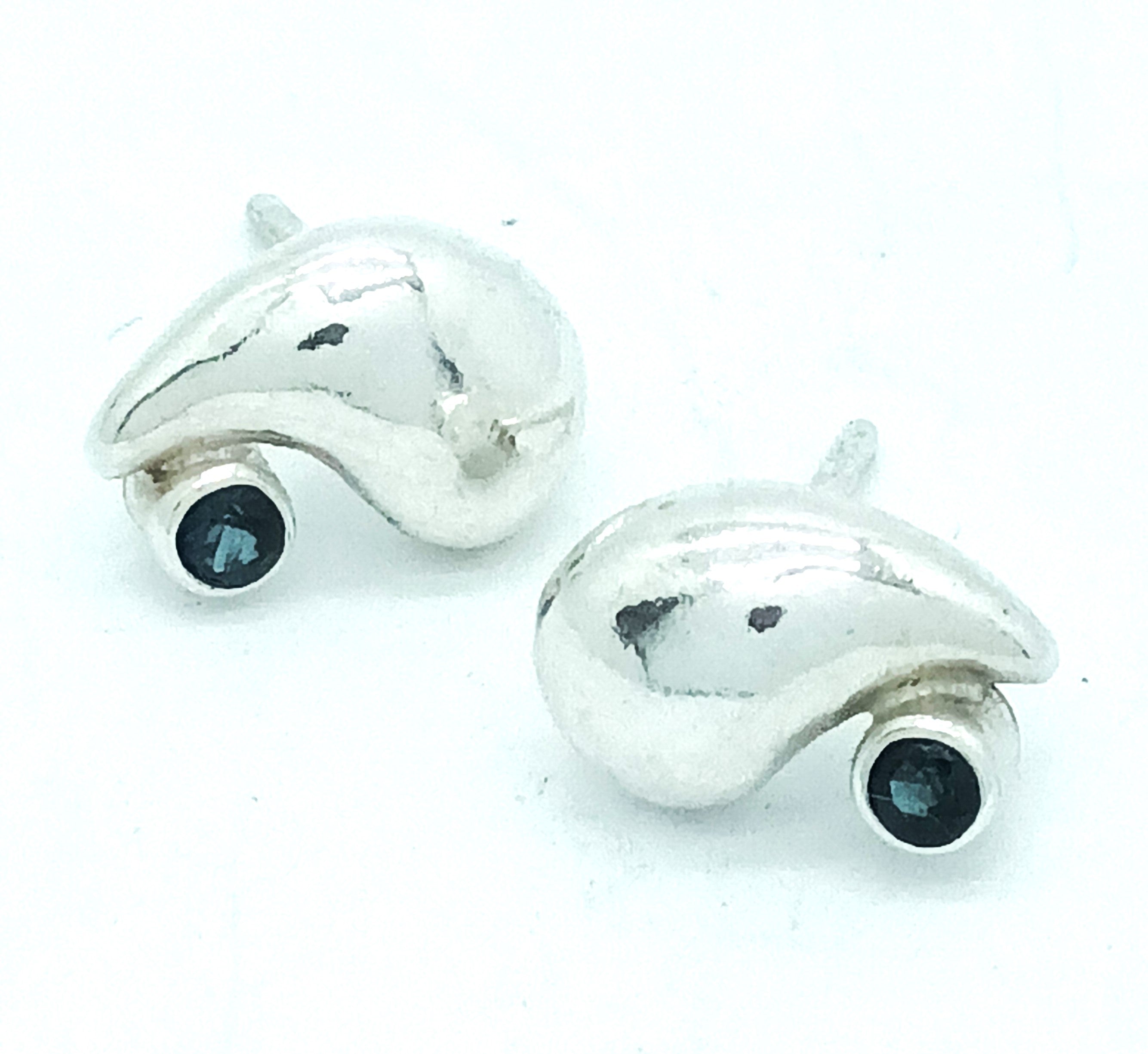 Droplet Silver Stud Earrings with Sapphire