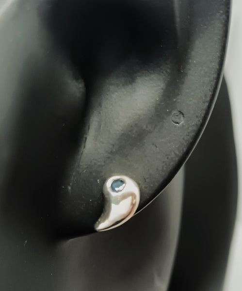 Droplet Silver Stud Earrings with Sapphire