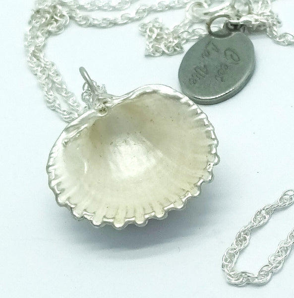 Cockle Shell charm - silver