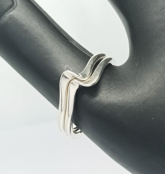 Double Twist Wave Ring
