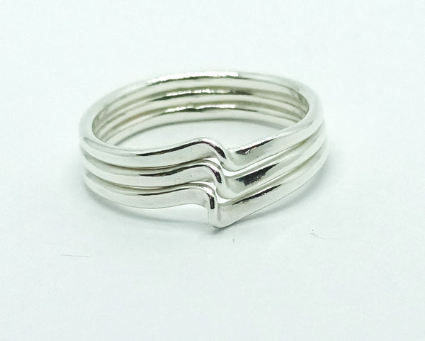 Triple Twist Wave Ring