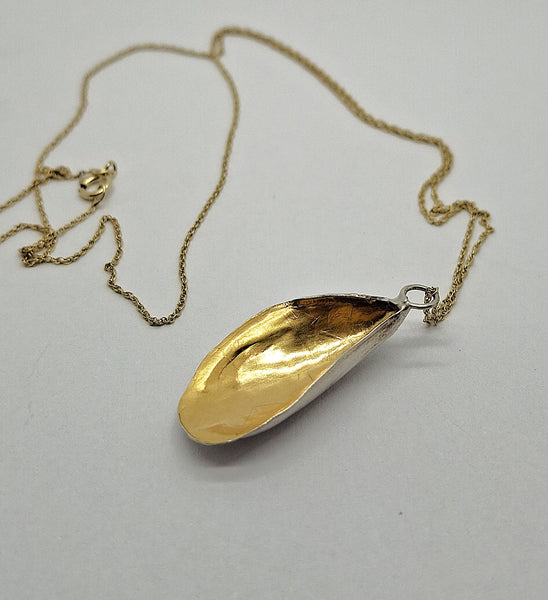 Mussel Shell Necklace - Gold and Silver