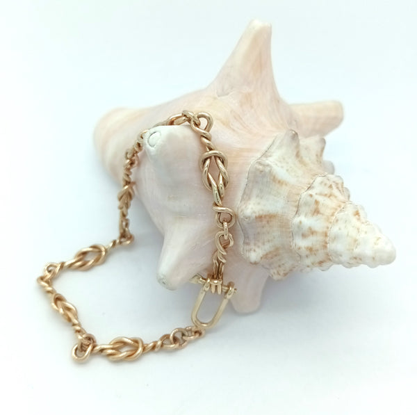 Fine Reef Knot Chain Bracelet - gold