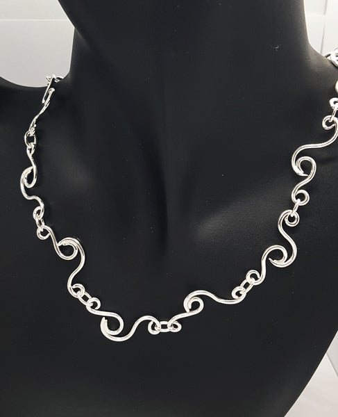 Necklace made of white 9K gold - round glossy brilliant in a mount, thin  chain