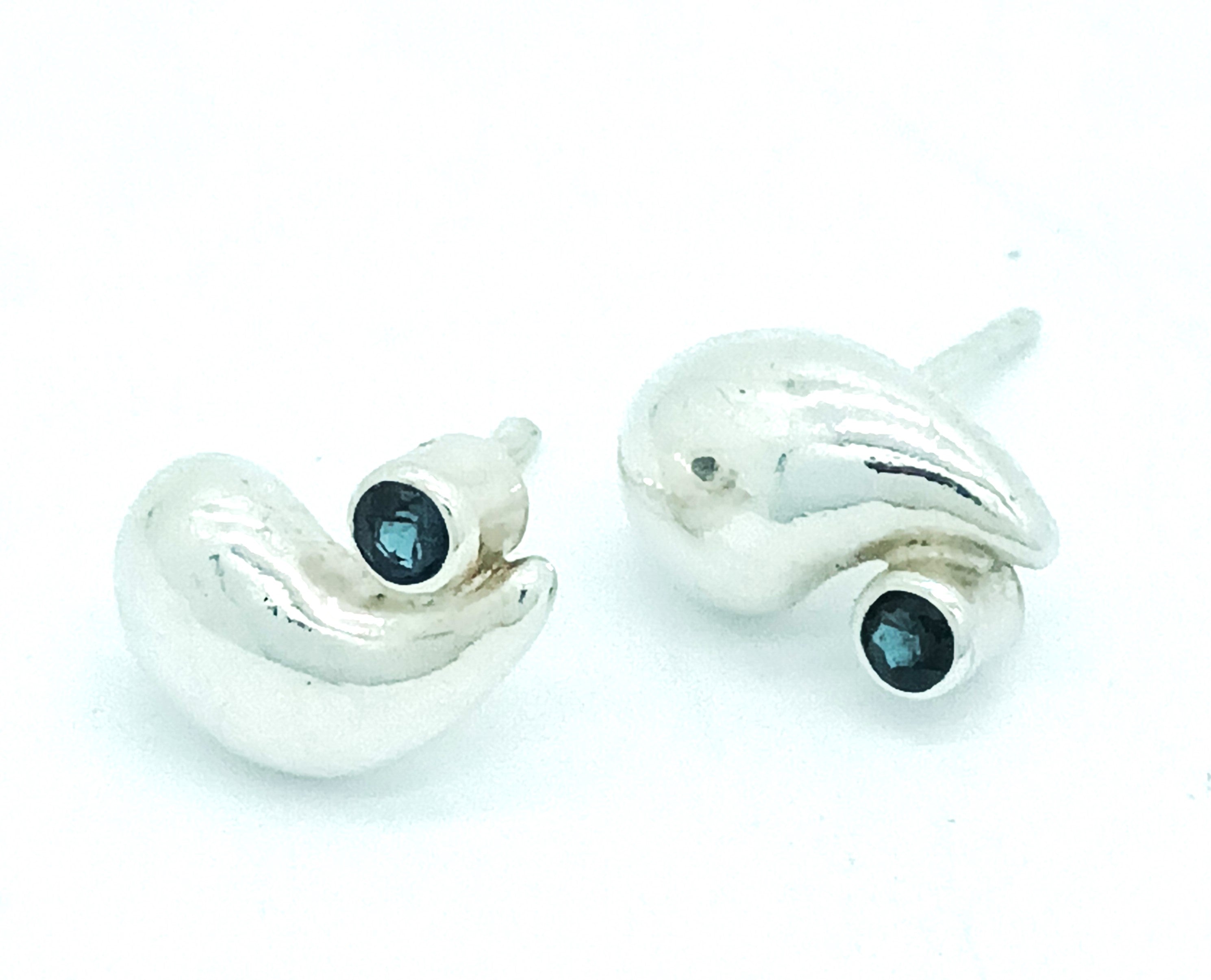 Droplet Silver Stud Earrings with Sapphire