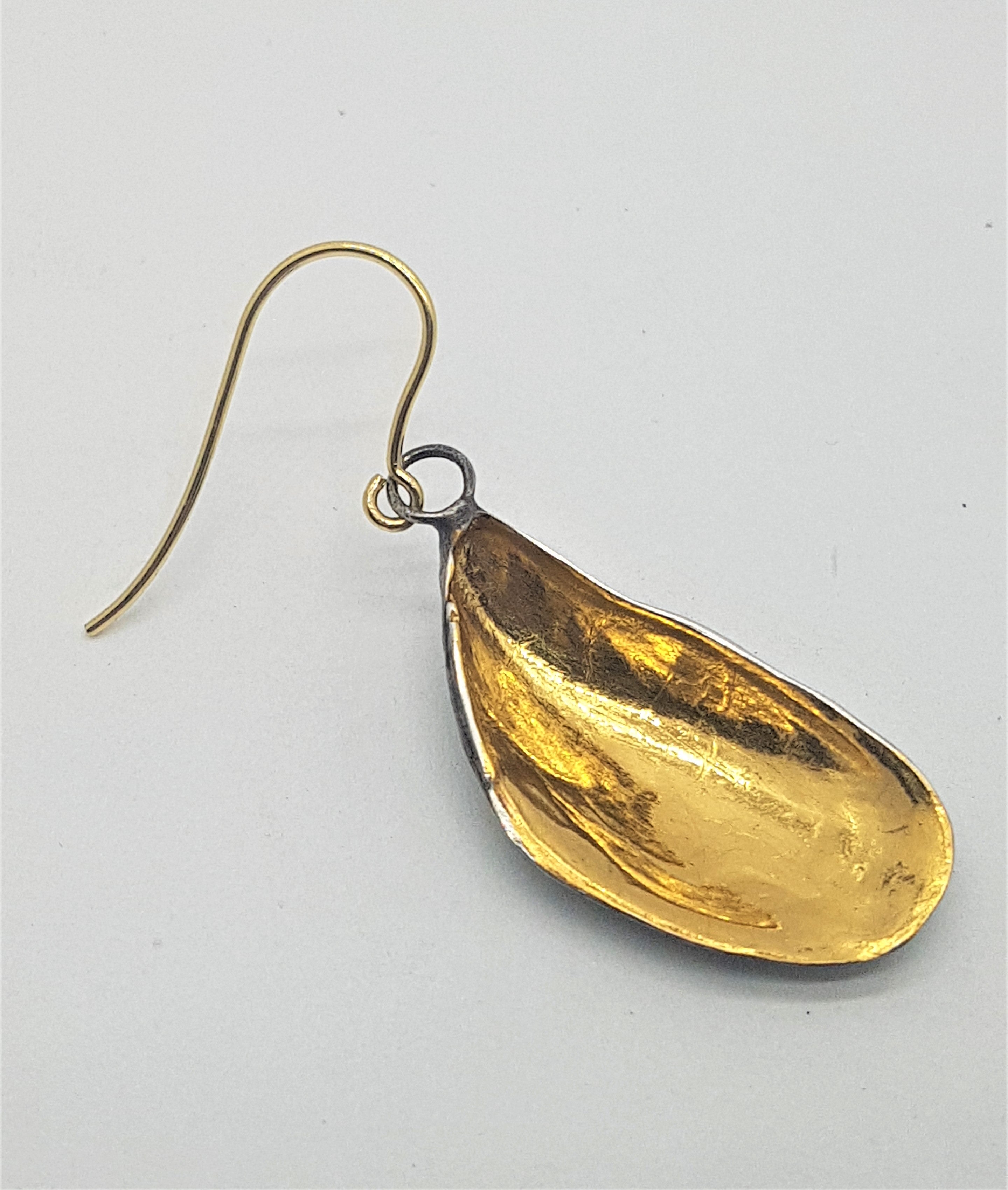 Mussel Shell Earrings - Gold and Silver